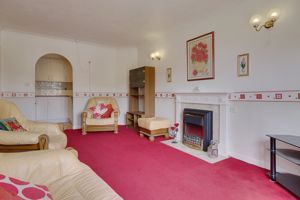 Lounge/Diner- click for photo gallery